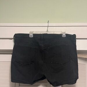 Black Old Navy Jean shorts size 18